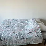Joli Carnon, Wifi 7min Airport Appartement *