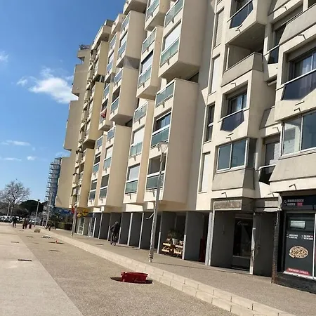 Joli Carnon, Wifi 7min Airport Appartement